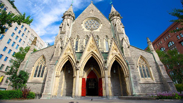Du lịch Canada tháng 1 - Ngắm nhà thờ đẹp nhất Canada